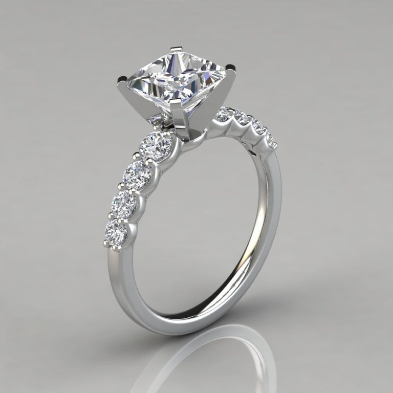 Graduated Princess Cut Engagement Ring