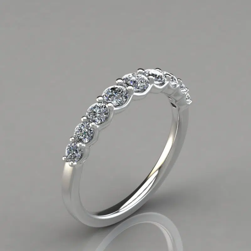 0.63Ct Graduated Round Cut Wedding Band